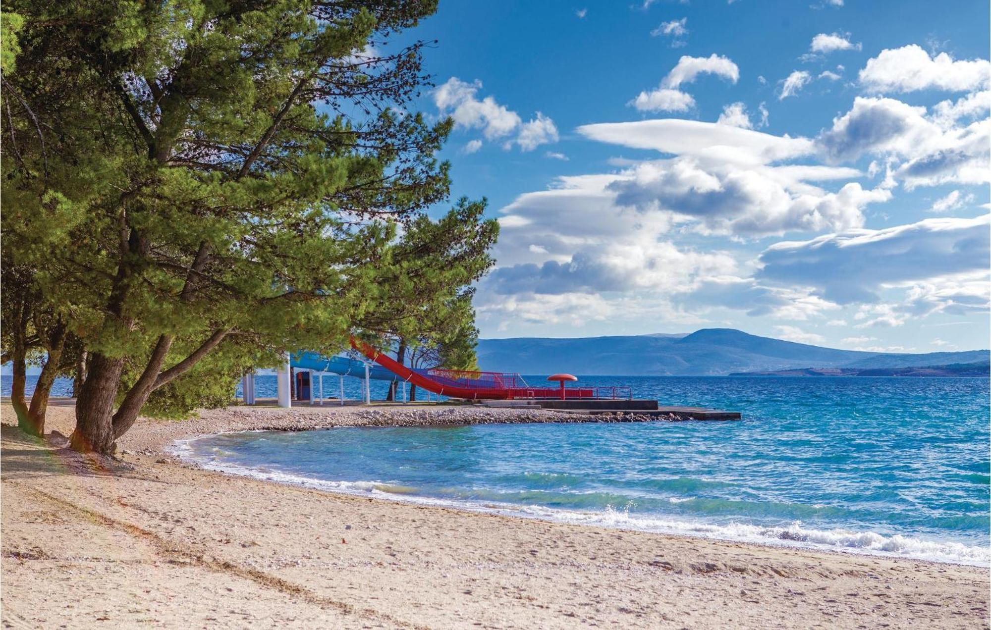 1 Bedroom Cozy Apartment In Crikvenica Exterior foto