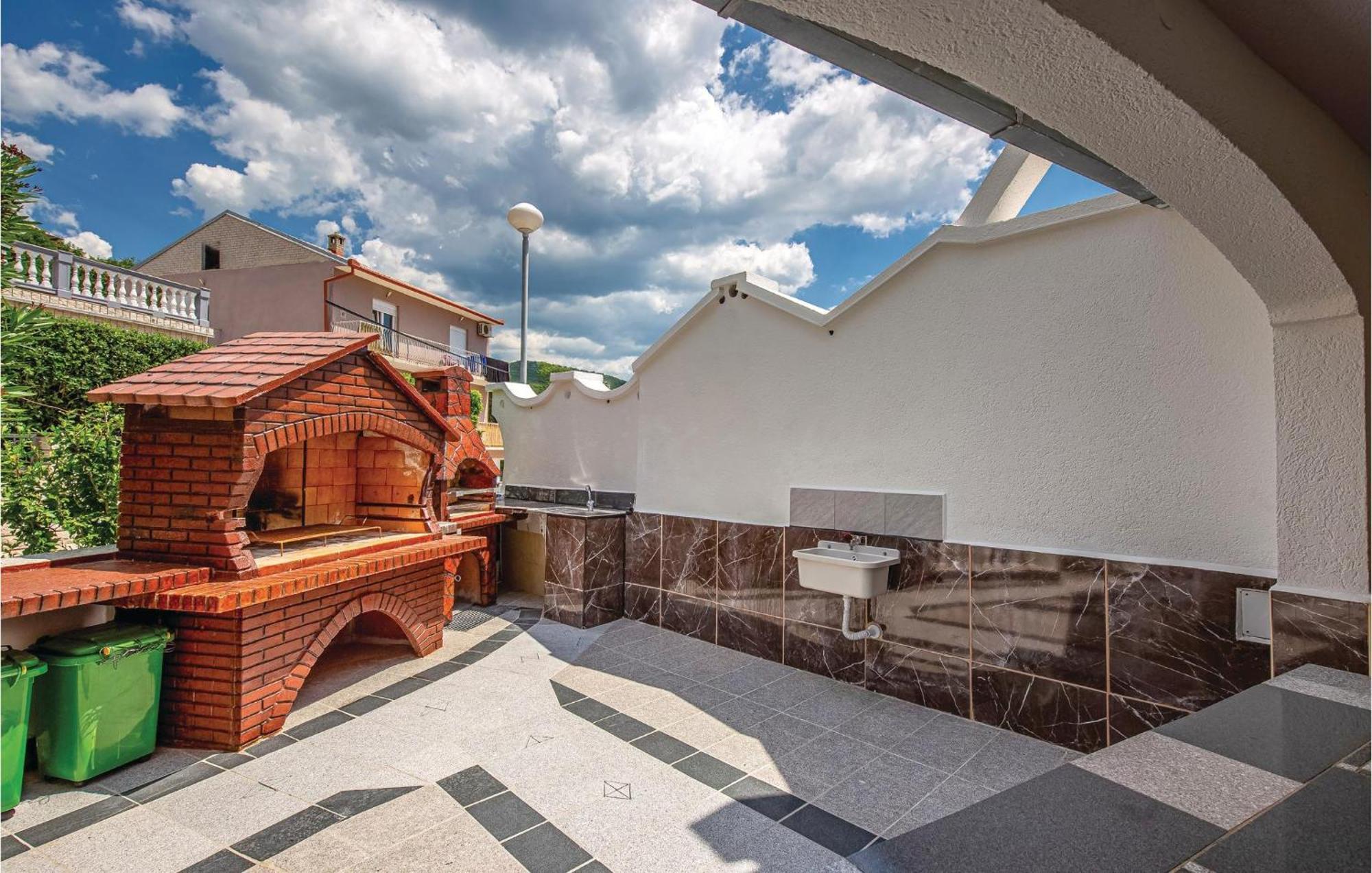 1 Bedroom Cozy Apartment In Crikvenica Exterior foto